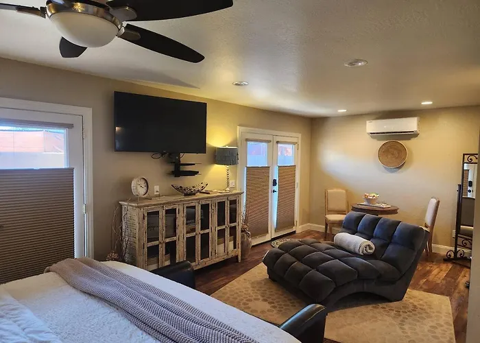 Robins Red Rock Getaway B Holiday home Oak Creek